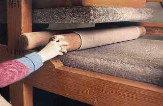 Inserting a new roll.